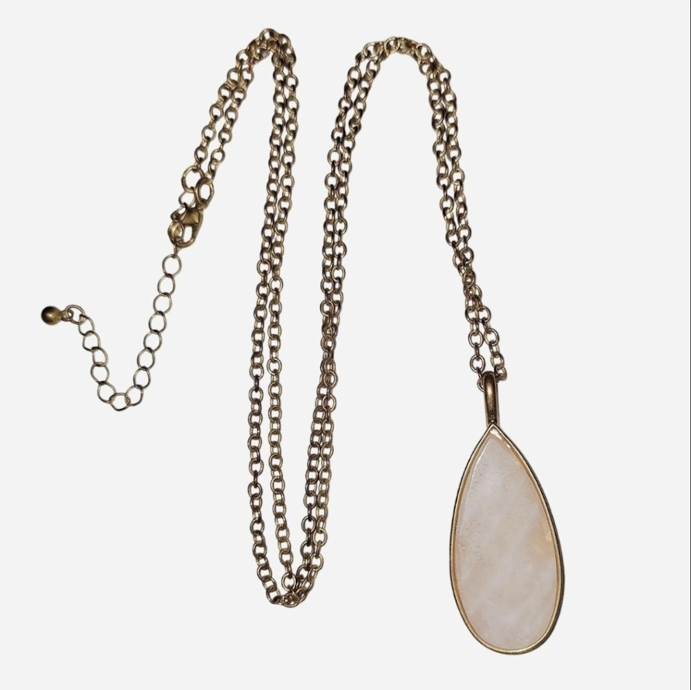 Gold Teardrop Shaped Rose Quartz Pendant Necklace